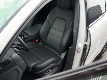 Porsche E-Hybrid Coupé INNODRIVE-LUFTF-PANO-MASSAGE