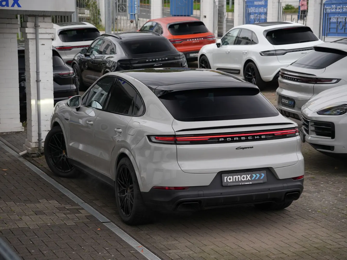 Porsche E-Hybrid Coupé INNODRIVE-LUFTF-PANO-MASSAGE