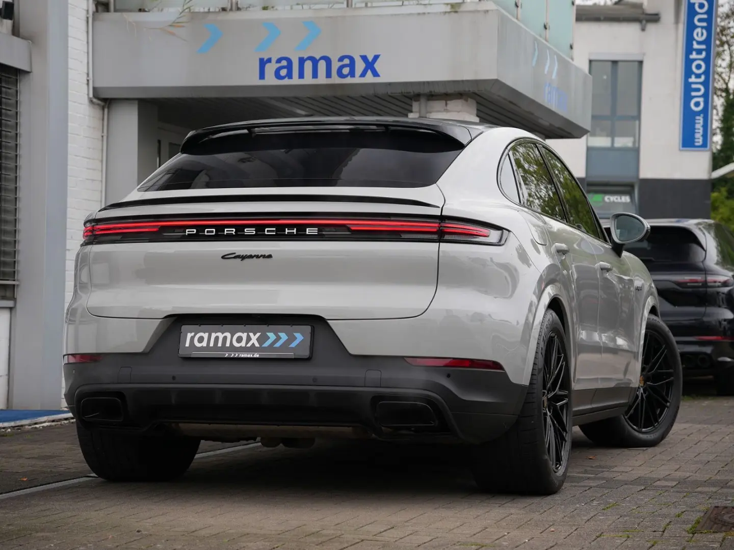 Porsche E-Hybrid Coupé INNODRIVE-LUFTF-PANO-MASSAGE