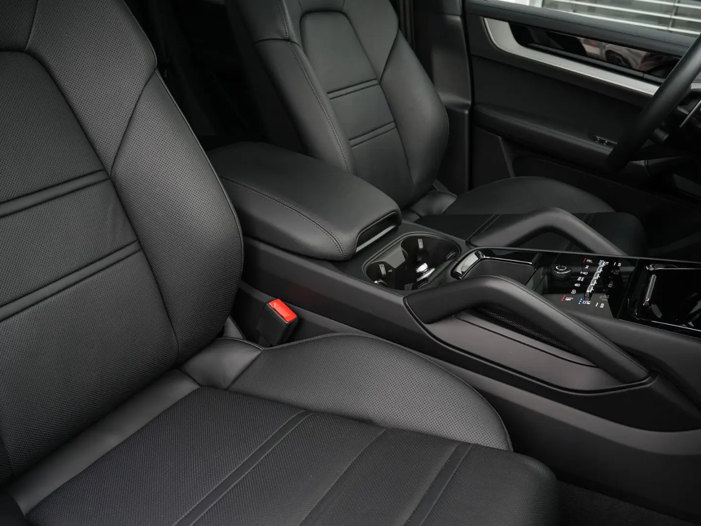 Porsche E-Hybrid Coupé INNODRIVE-LUFTF-PANO-MASSAGE