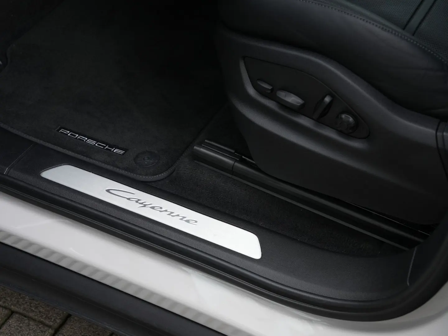 Porsche E-Hybrid Coupé INNODRIVE-LUFTF-PANO-MASSAGE