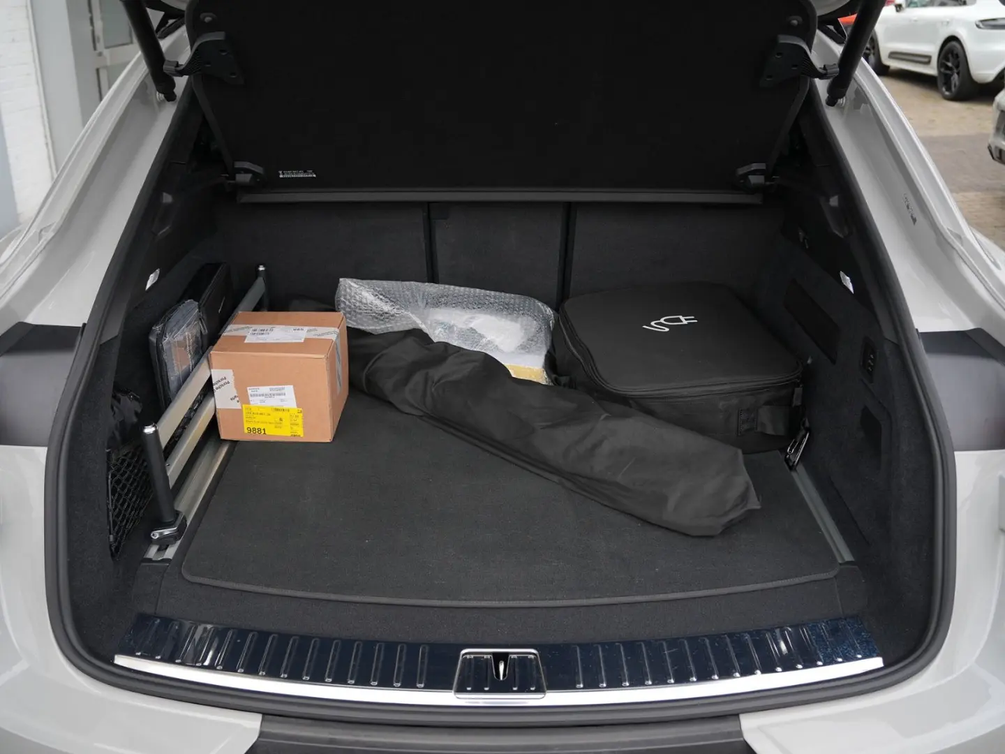 Porsche E-Hybrid Coupé INNODRIVE-LUFTF-PANO-MASSAGE