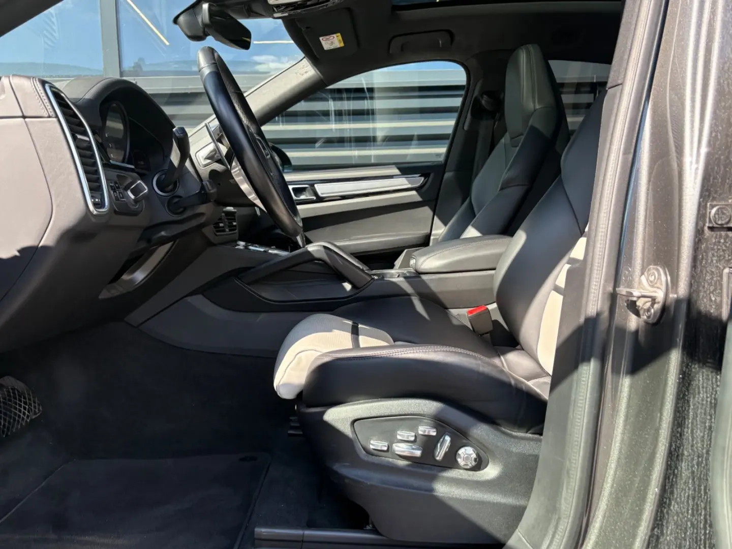 Porsche  Cayenne Coupe -PANO-INNO-BOSE-22 CLASSIK