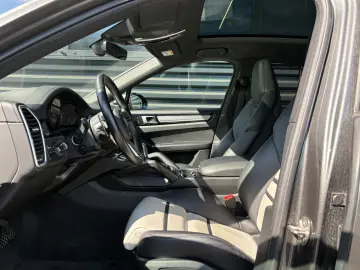 Porsche  Cayenne Coupe -PANO-INNO-BOSE-22 CLASSIK