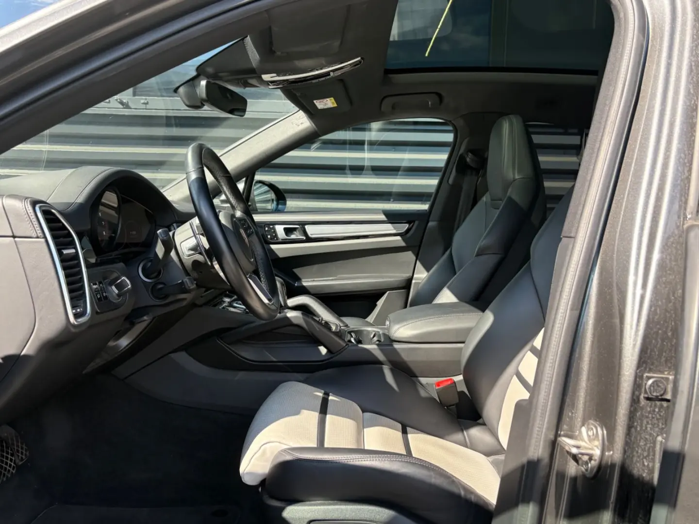 Porsche  Cayenne Coupe -PANO-INNO-BOSE-22 CLASSIK