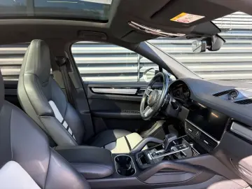 Porsche  Cayenne Coupe -PANO-INNO-BOSE-22 CLASSIK