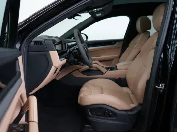 Cayenne Coupe E-Hybrid/SportDesign/P-Display/22z