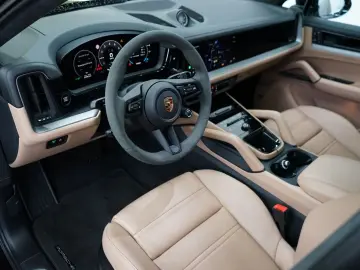 Cayenne Coupe E-Hybrid/SportDesign/P-Display/22z