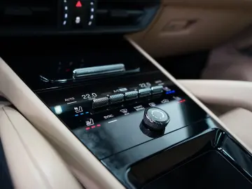 Cayenne Coupe E-Hybrid/SportDesign/P-Display/22z