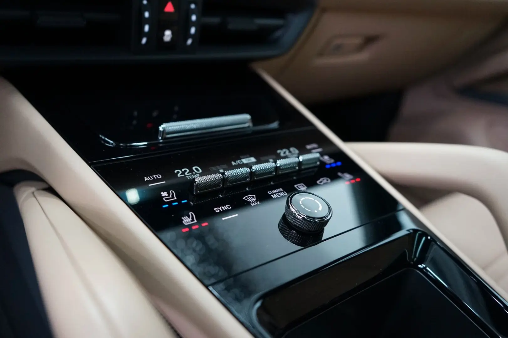 Cayenne Coupe E-Hybrid/SportDesign/P-Display/22z