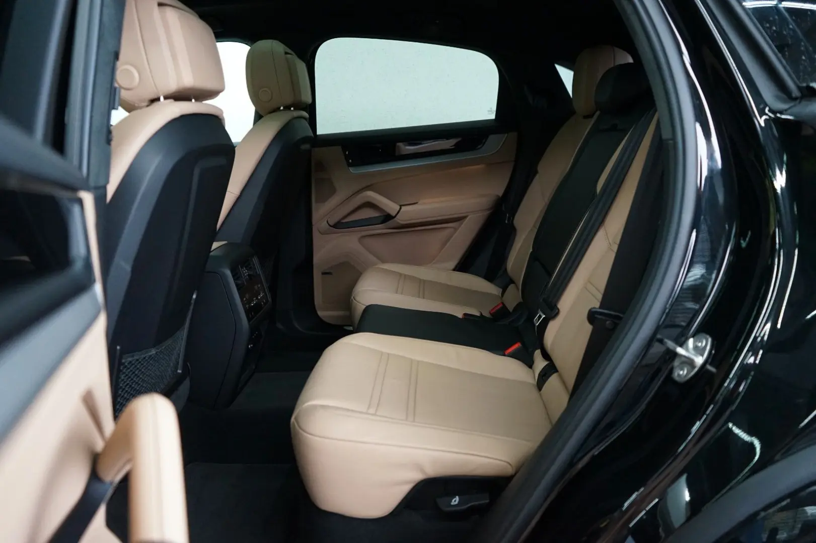 Cayenne Coupe E-Hybrid/SportDesign/P-Display/22z