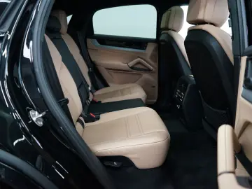 Cayenne Coupe E-Hybrid/SportDesign/P-Display/22z