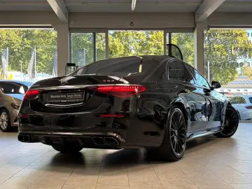 AMG S 63 E Perf. DRIVERS+PANO+HUD+DIGITAL+DISTR
