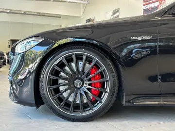 AMG S 63 E Perf. DRIVERS+PANO+HUD+DIGITAL+DISTR