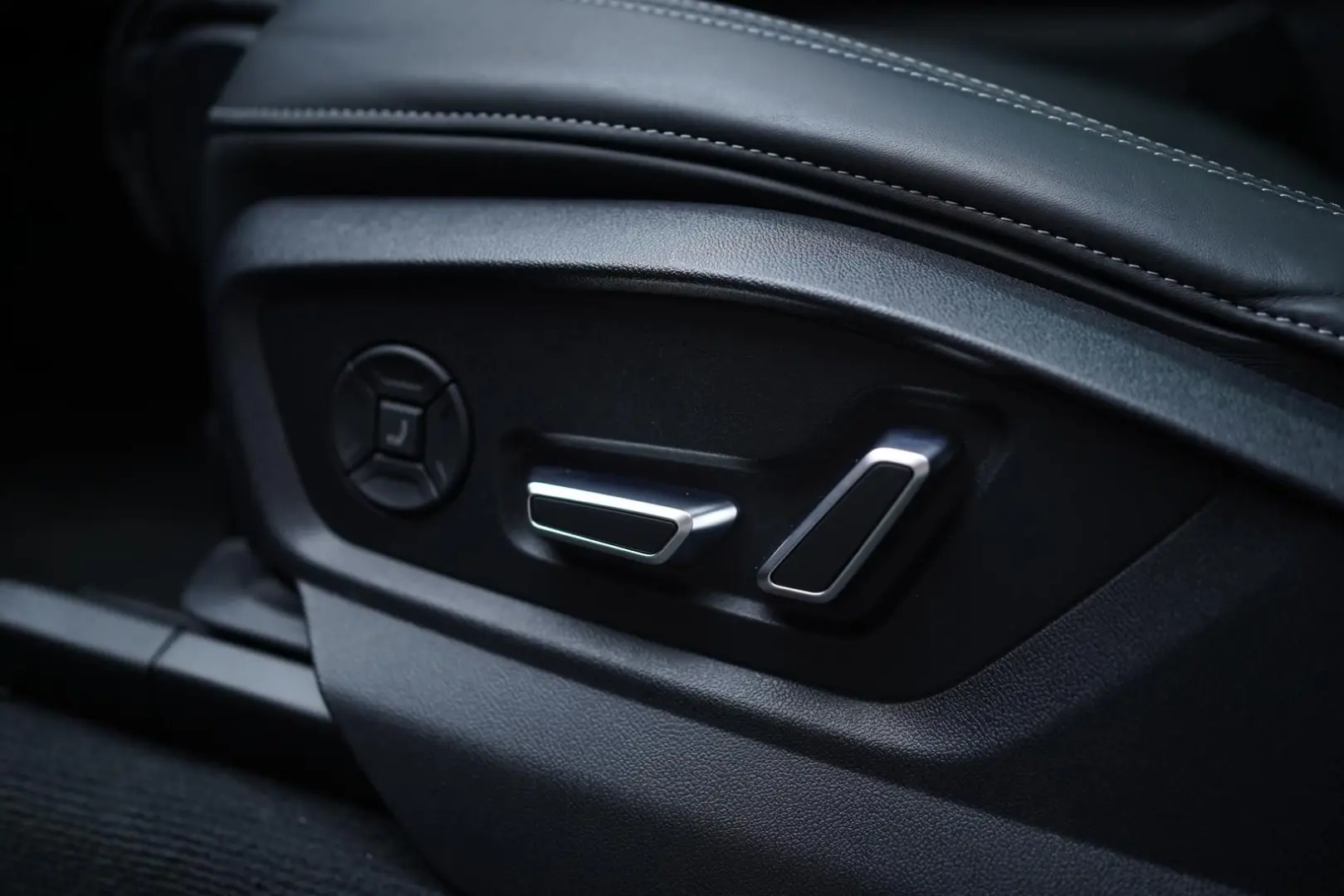 Q7 50 TDI S Line Matrix NightV HUD B&O AHK 7-SZ