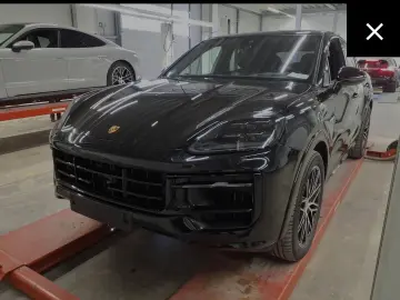 Porsche Cayenne Coupe E-Hybrid SPORT DESIGN INNO BOSE