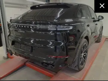 Porsche Cayenne Coupe E-Hybrid*SPORT DESIGN*INNO*BOSE