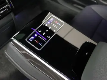 A8 50 TDI quattro tiptronic  Matrix Luft Pano LM