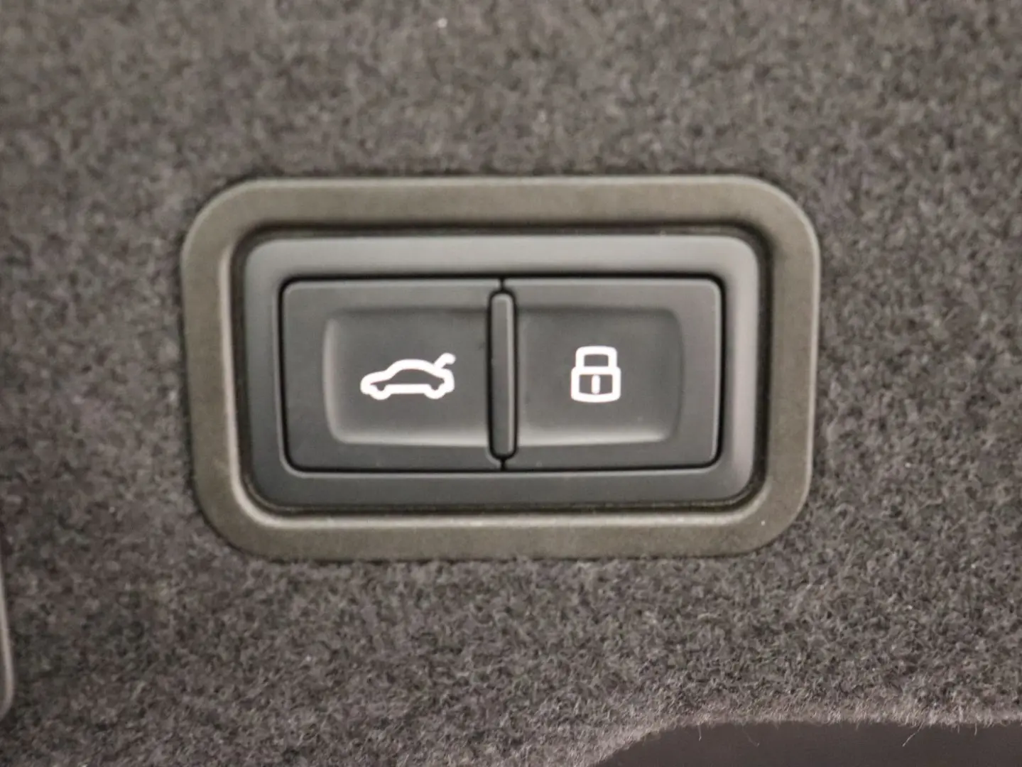 A8 50 TDI quattro tiptronic  Matrix Luft Pano LM