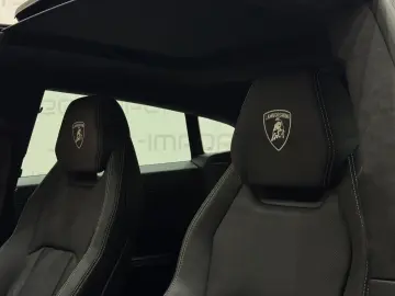 Lamborghini Urus 4.0 V8 Sport *Akrapovic