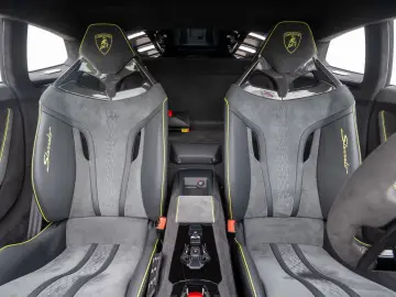 Lamborghini Huracán Sterrato GRIGIO TELESTO SPORT-SEAT SENSO