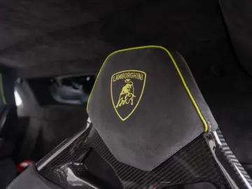 Lamborghini Huracán Sterrato GRIGIO TELESTO SPORT-SEAT SENSO