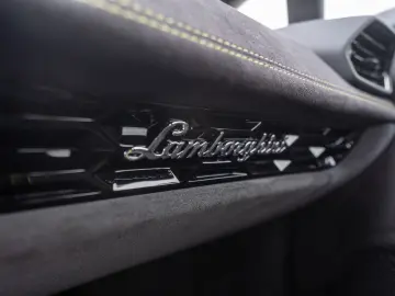 Lamborghini Huracán Sterrato GRIGIO TELESTO SPORT-SEAT SENSO