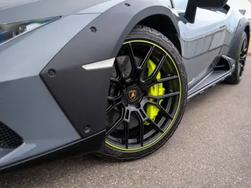 Lamborghini Huracán Sterrato GRIGIO TELESTO SPORT-SEAT SENSO