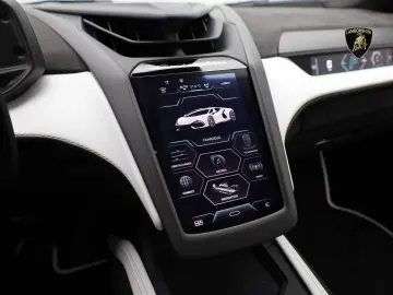 Lamborghini Revuelto  VIOLA ALETHEIA I AD PERSONAM I B