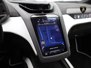 Lamborghini Revuelto  VIOLA ALETHEIA I AD PERSONAM I B