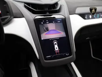 Lamborghini Revuelto  VIOLA ALETHEIA I AD PERSONAM I B