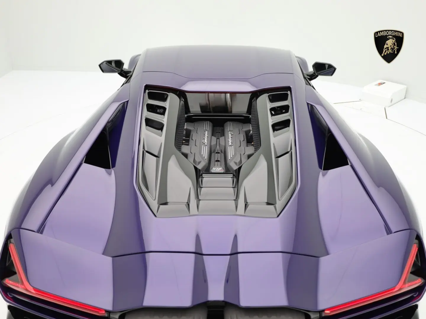 Lamborghini Revuelto  VIOLA ALETHEIA I AD PERSONAM I B