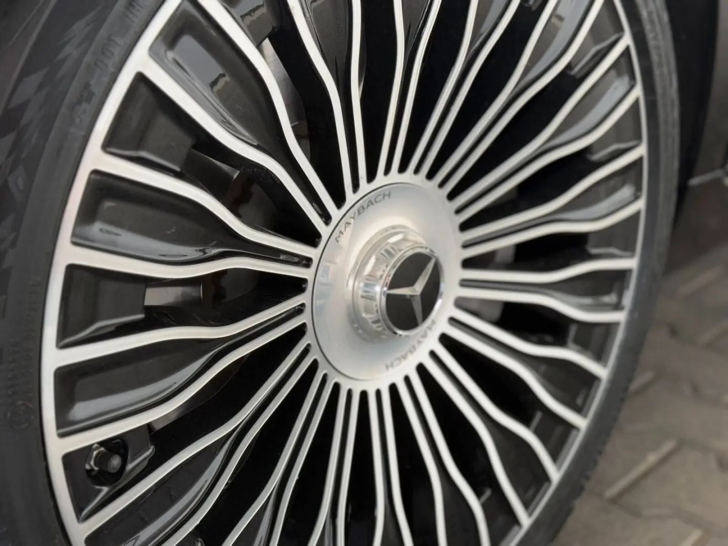 Mercedes Benz S680 Maybach V12 High-End -Paket