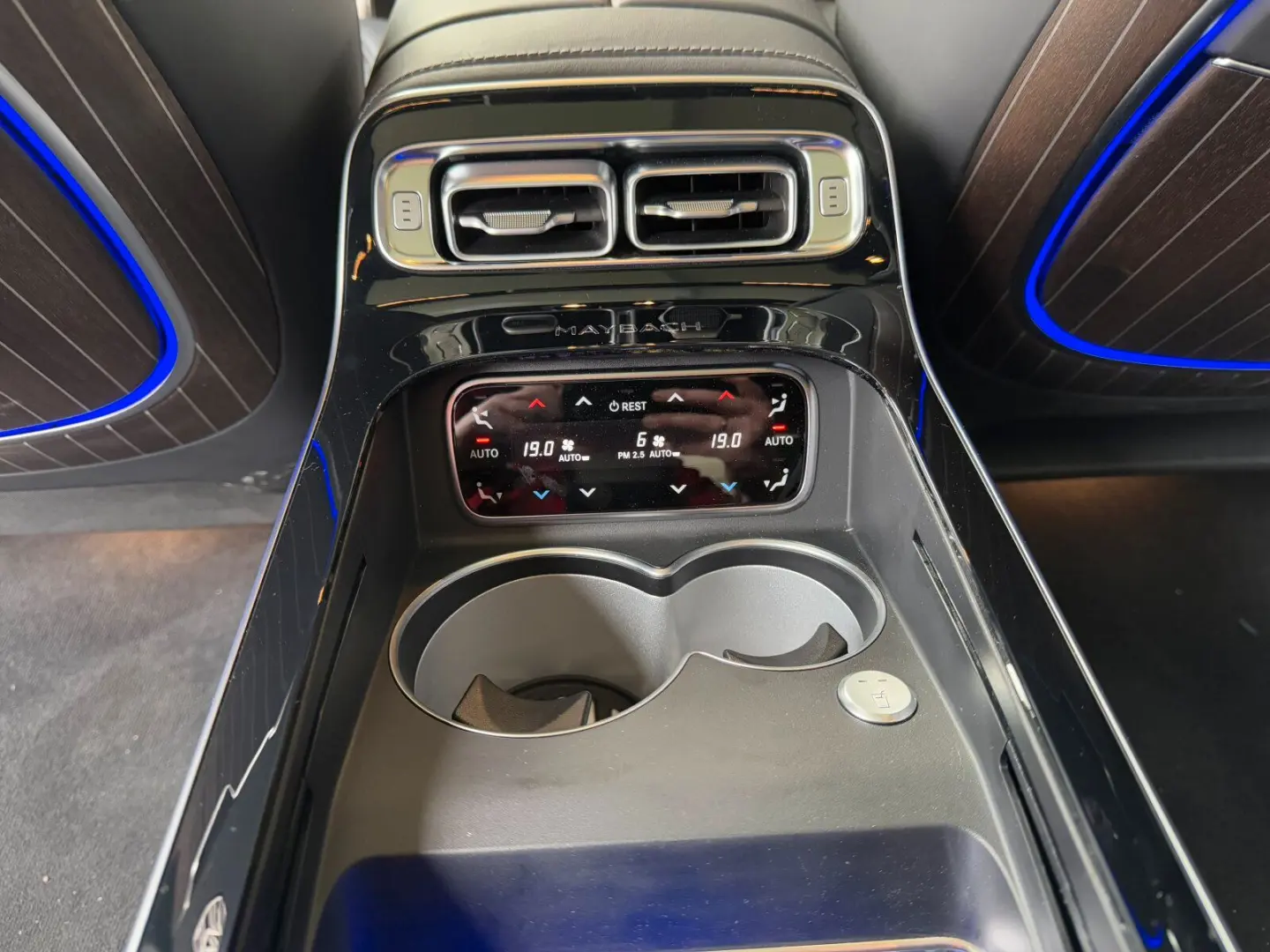 Mercedes Benz S680 Maybach V12 High-End -Paket
