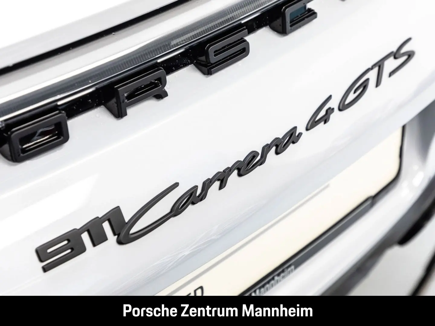 Porsche 992 911 Carrera 4 GTS Matrix
