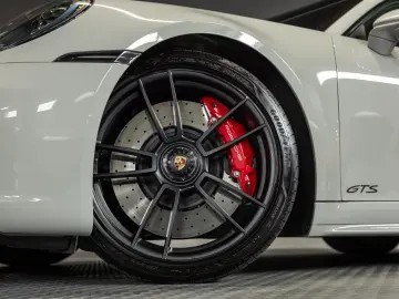 Porsche 992 Carrera 4 GTS Coupe PDLS+ BOSE AERO-KIT
