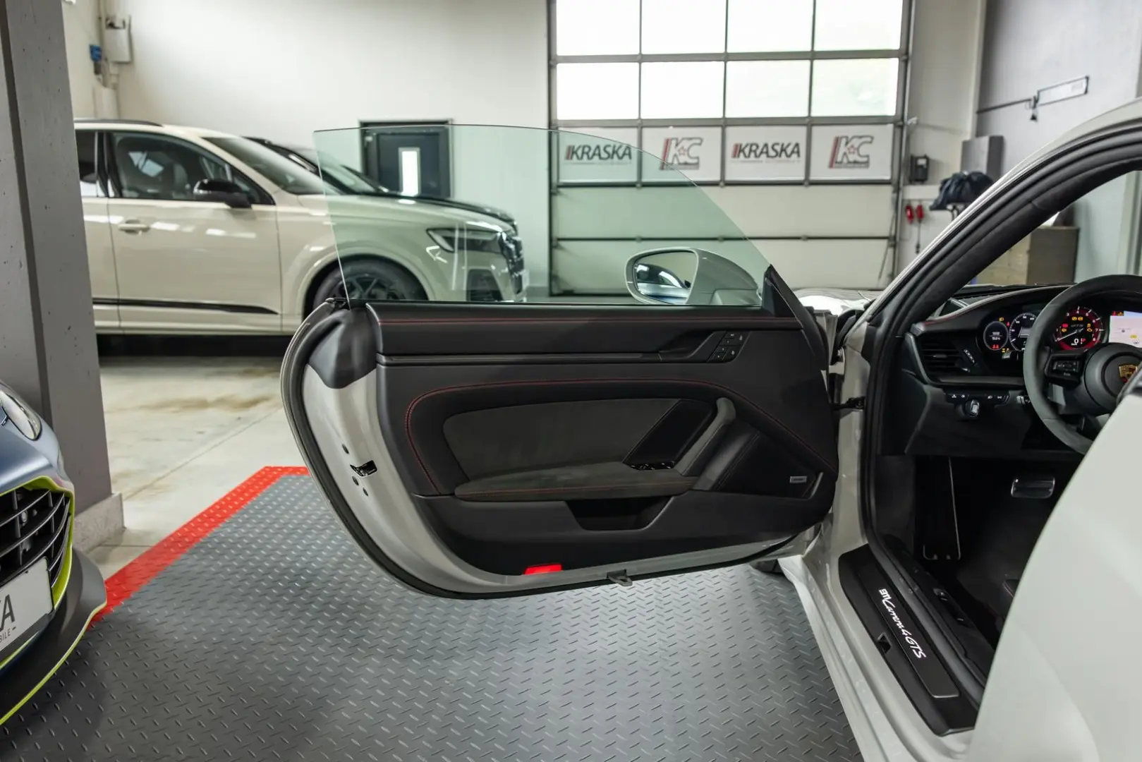 Porsche 992 Carrera 4 GTS Coupe PDLS+ BOSE AERO-KIT
