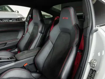 Porsche 992 Carrera 4 GTS Coupe PDLS+ BOSE AERO-KIT