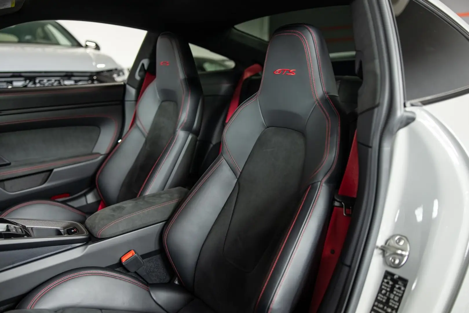 Porsche 992 Carrera 4 GTS Coupe PDLS+ BOSE AERO-KIT