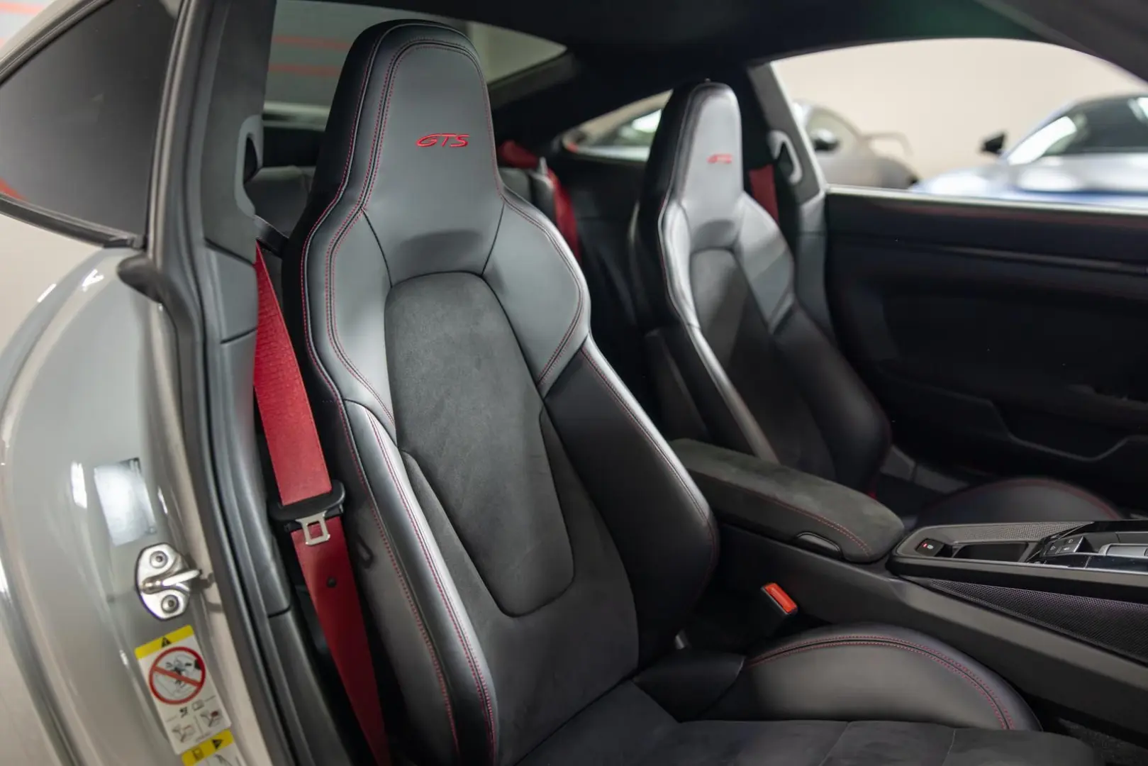 Porsche 992 Carrera 4 GTS Coupe PDLS+ BOSE AERO-KIT