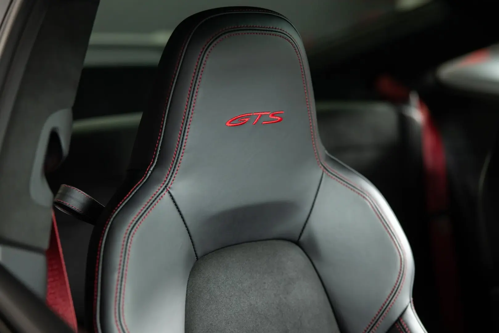 Porsche 992 Carrera 4 GTS Coupe PDLS+ BOSE AERO-KIT