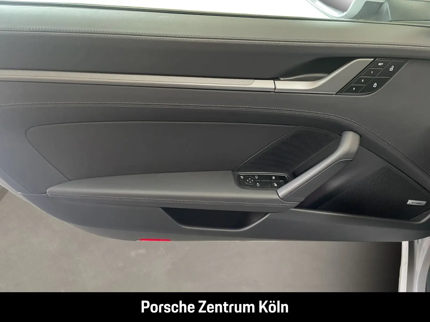 Porsche 992 911 Carrera 4S  BOSE