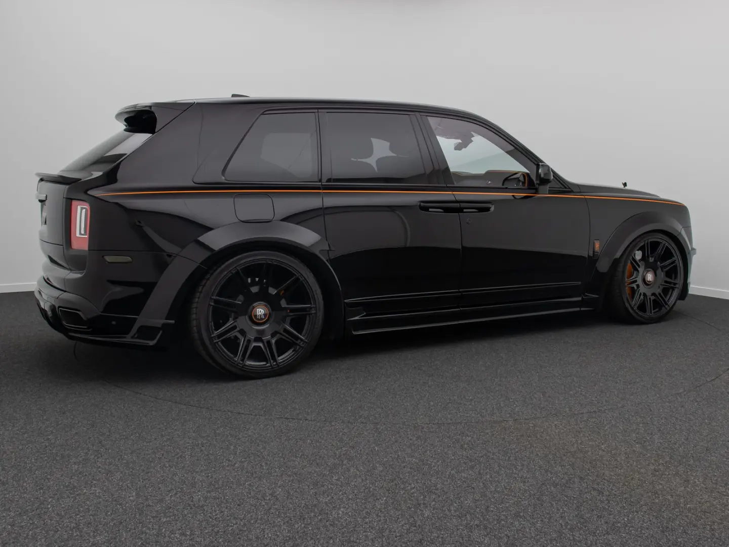 Rolls-Royce Cullinan Black Badge Night Vision Novitec
