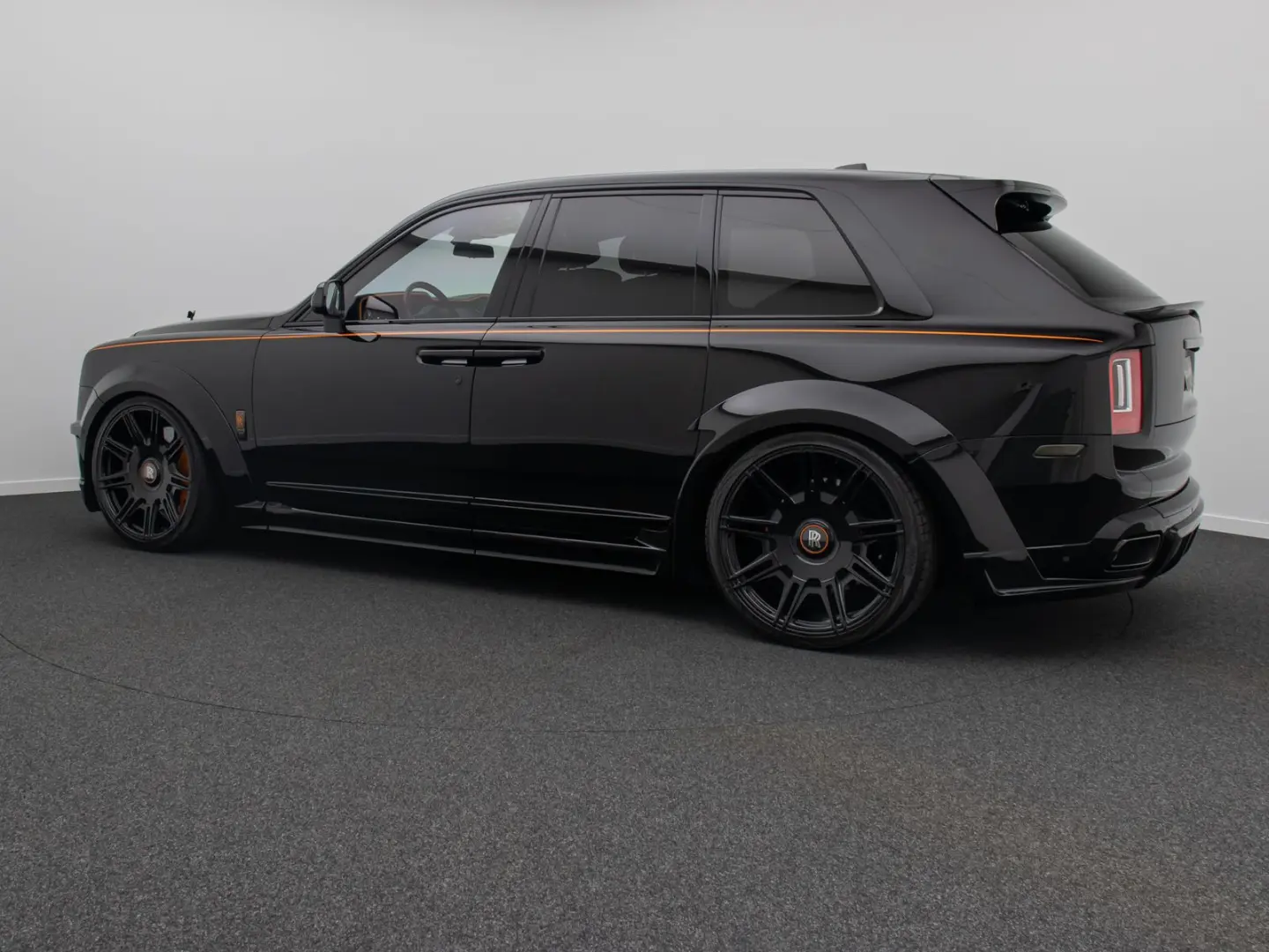 Rolls-Royce Cullinan Black Badge Night Vision Novitec