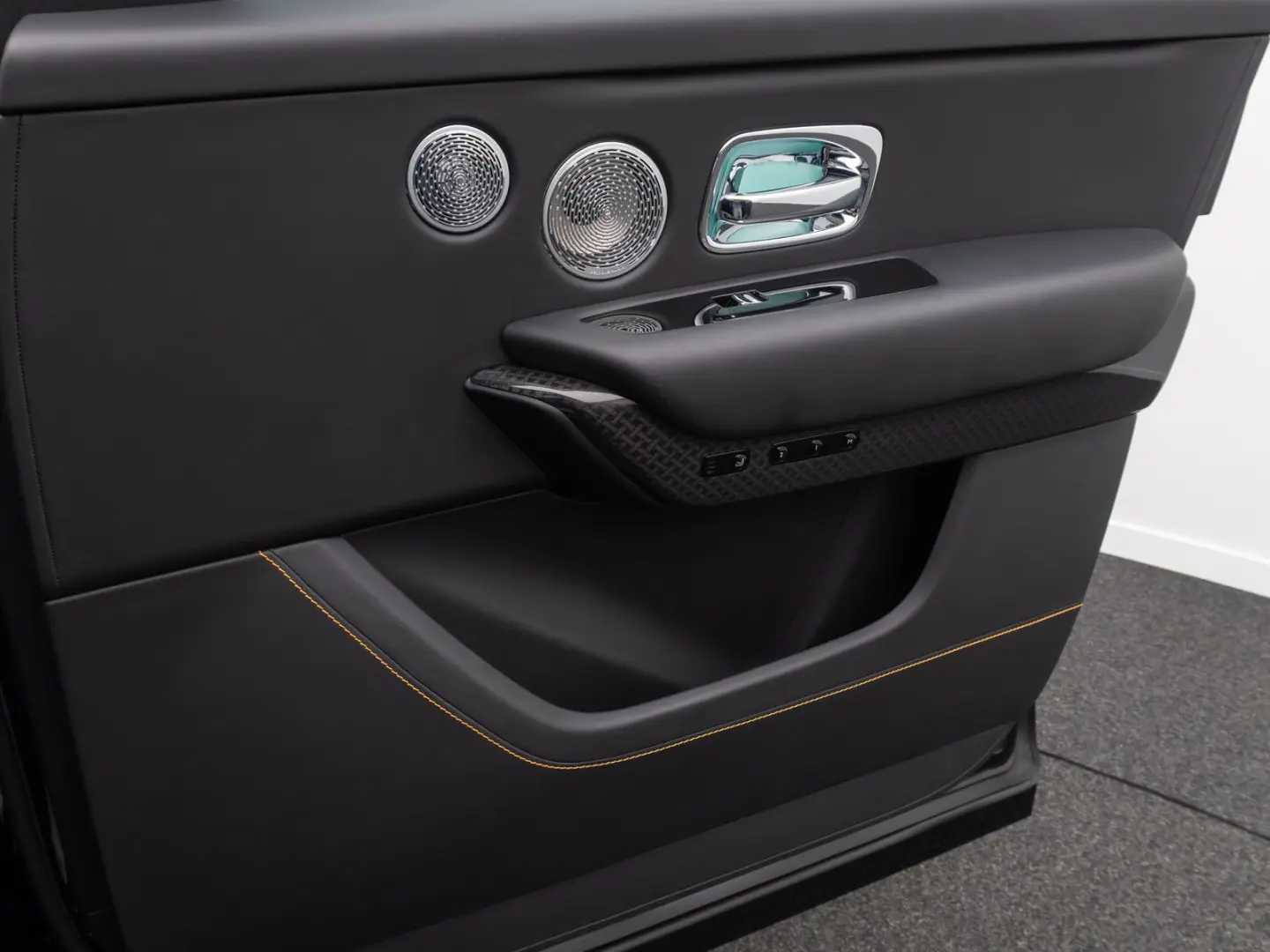 Rolls-Royce Cullinan Black Badge Night Vision Novitec