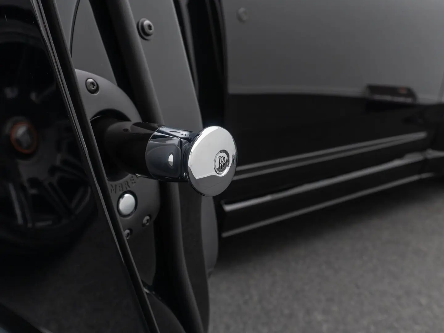Rolls-Royce Cullinan Black Badge Night Vision Novitec