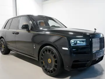 Rolls-Royce Cullinan BLACK BADGE STARLIGHT BESPOKE MANSORY