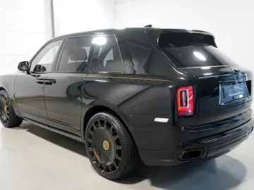 Rolls-Royce Cullinan BLACK BADGE*STARLIGHT*BESPOKE*MANSORY*