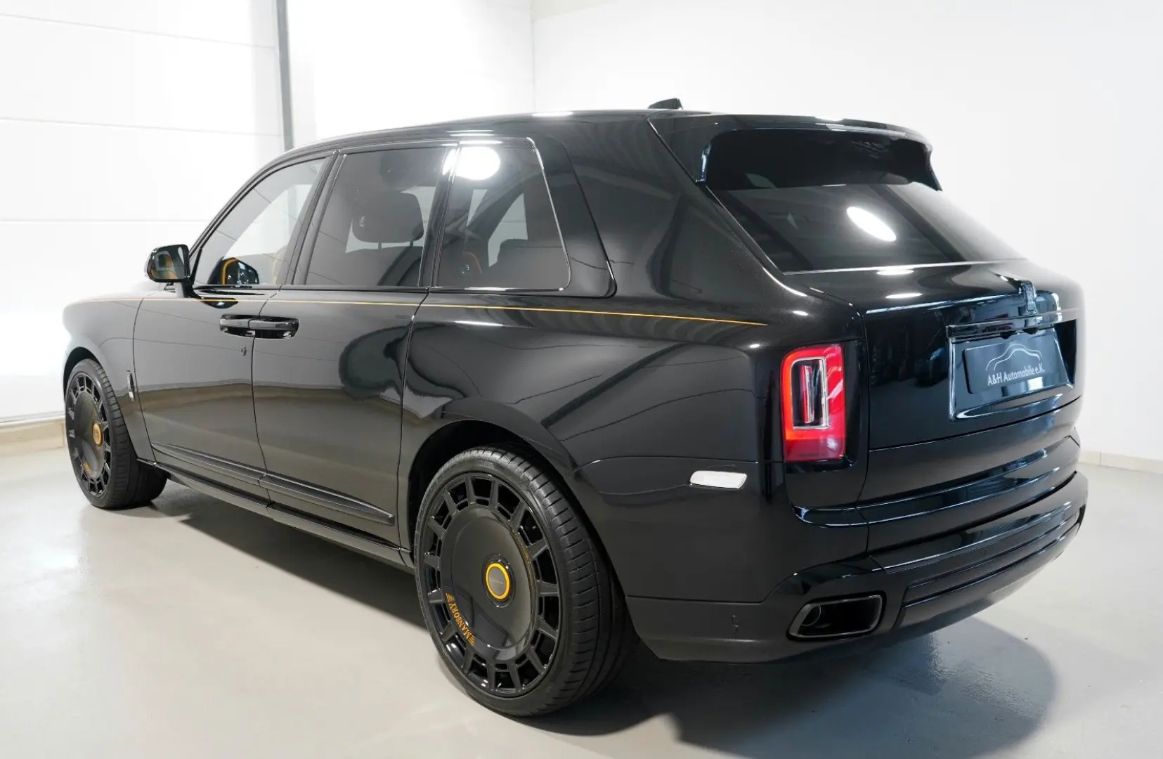 Rolls-Royce Cullinan BLACK BADGE*STARLIGHT*BESPOKE*MANSORY*