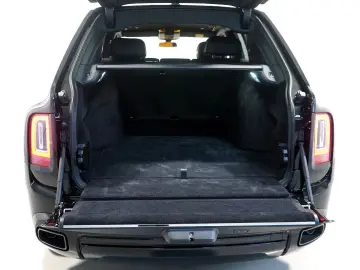 Rolls-Royce Cullinan BLACK BADGE*STARLIGHT*BESPOKE*MANSORY*